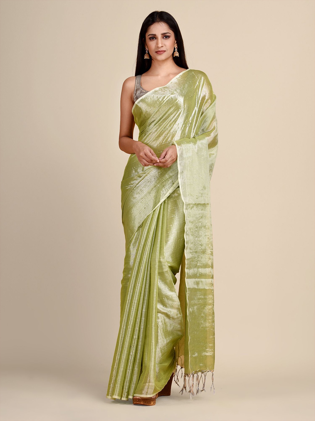 

Arhi Green & Silver-Toned Woven Design Saree