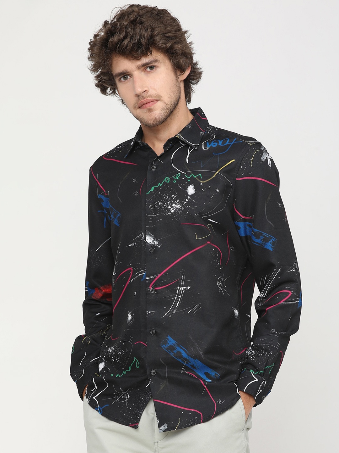 

HIGHLANDER Men Black & Blue Abstract Printed Slim Fit Casual Shirt