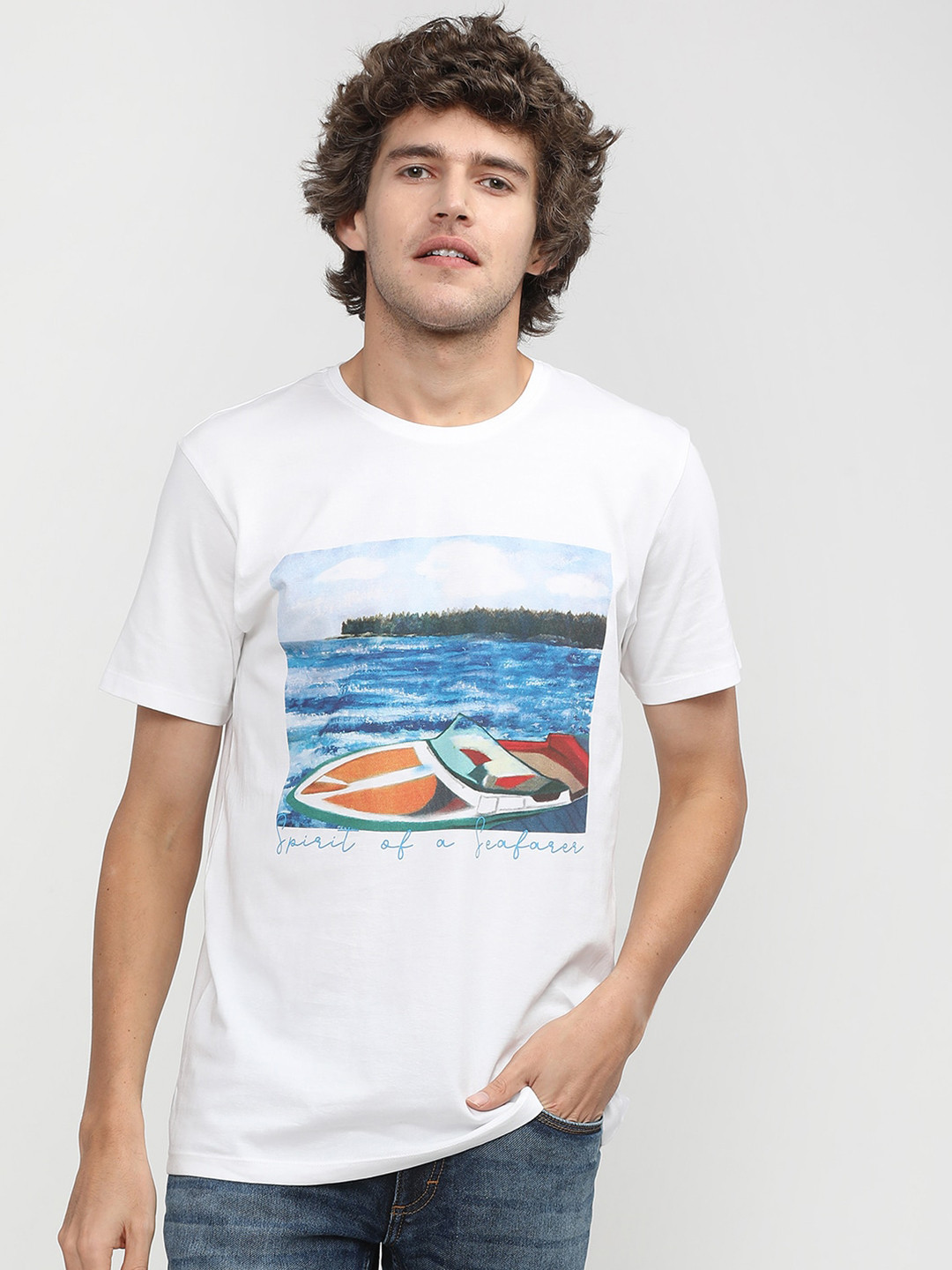 

LOCOMOTIVE Men White & Blue Printed Applique Slim Fit T-shirt