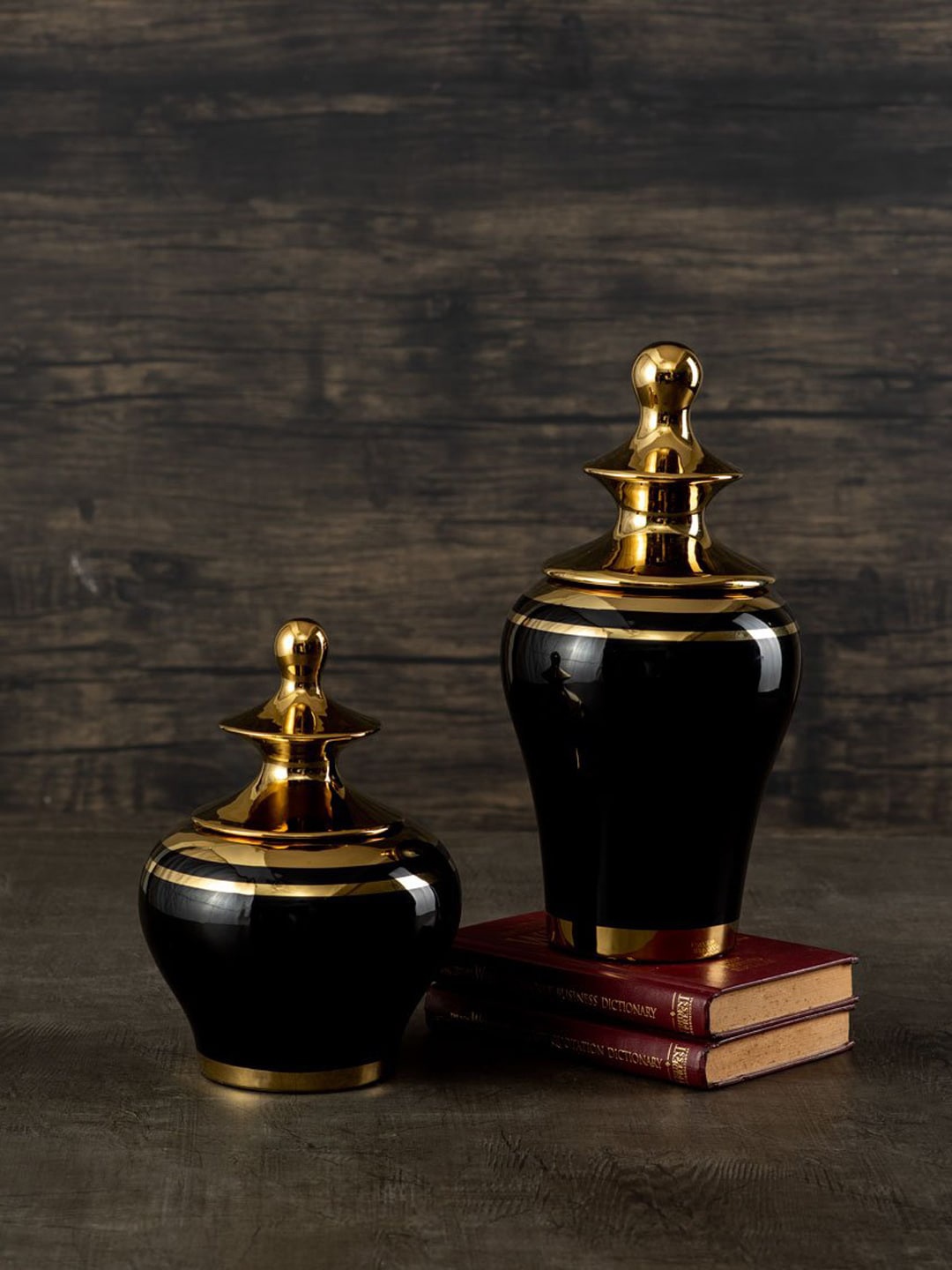 

THEDECORKART Black Decorative Lidded Vase