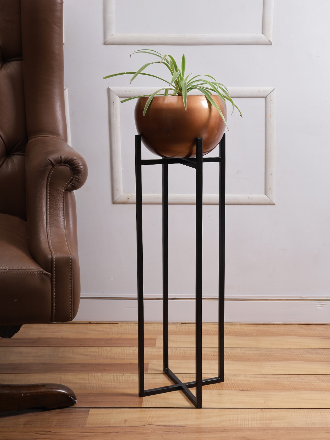 

Aapno Rajasthan Black & Red Solid Metal Planter with Stand