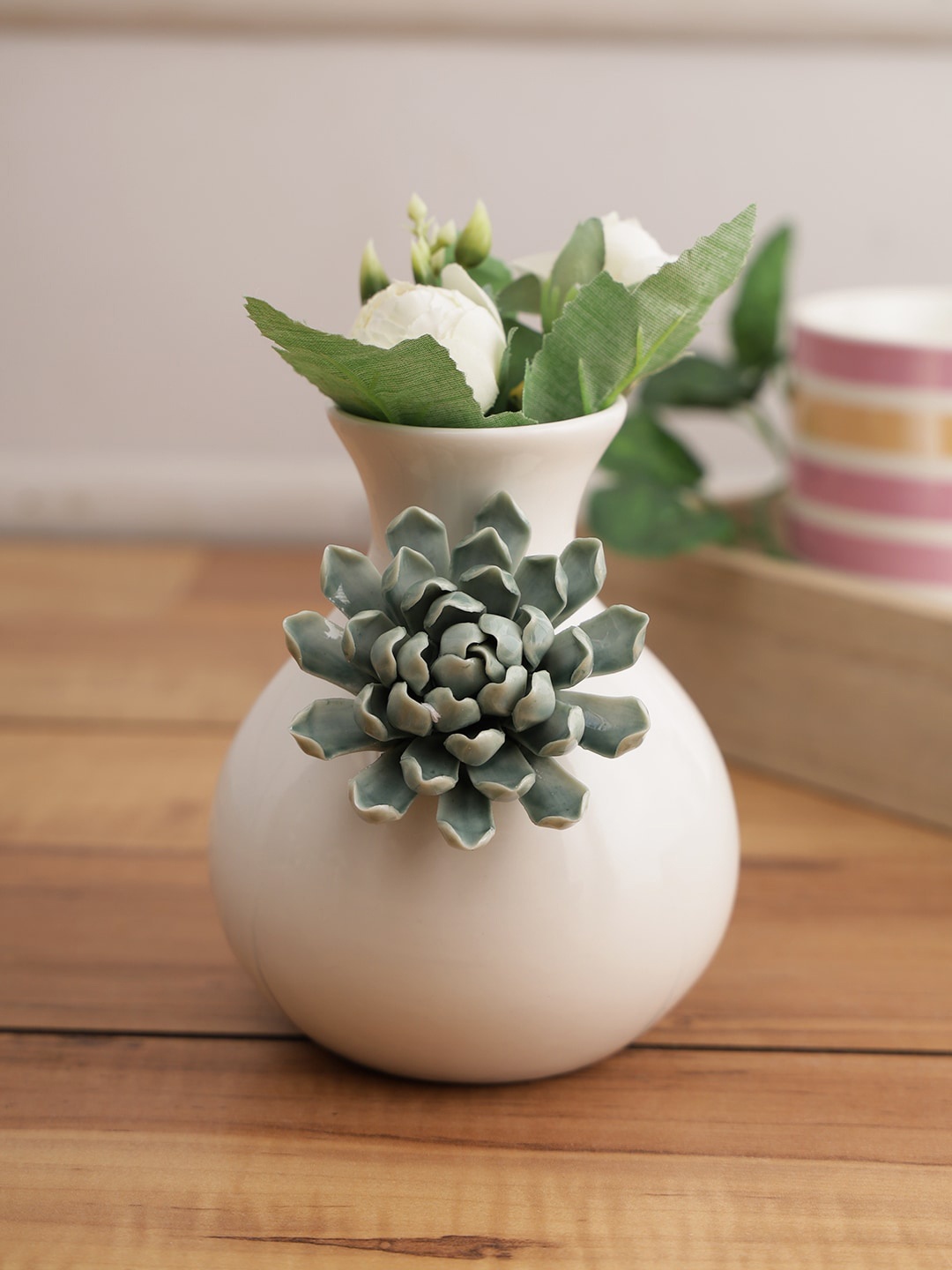 

TAYHAA White & Green Solid Ceramic Flower Vase