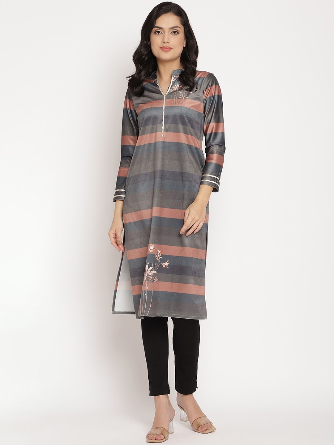 

Ahalyaa Women Multicoloured Striped Velvet Kurta, Multi