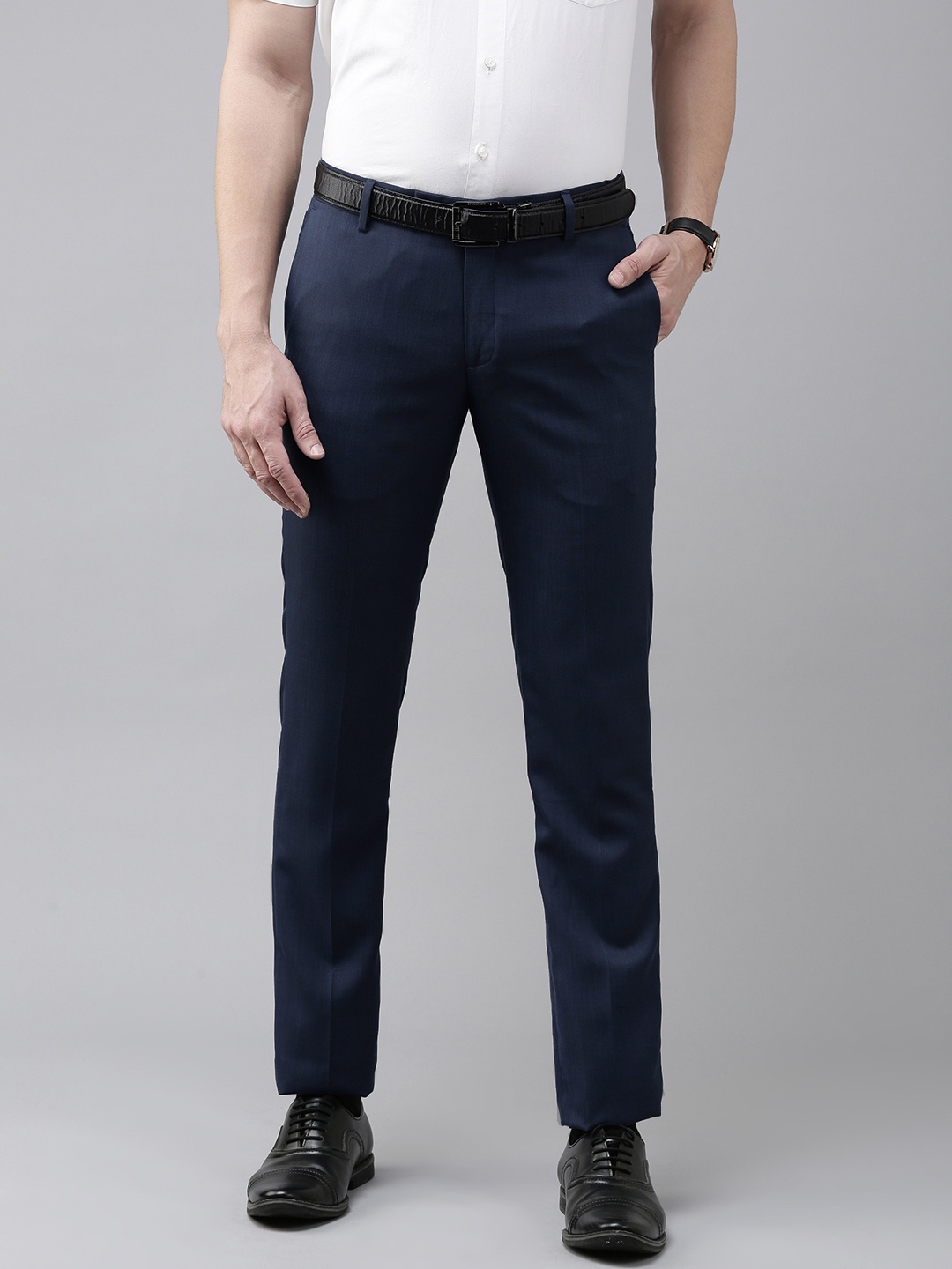

Arrow Men Navy Blue Solid Tailored Fit Formal Trousers