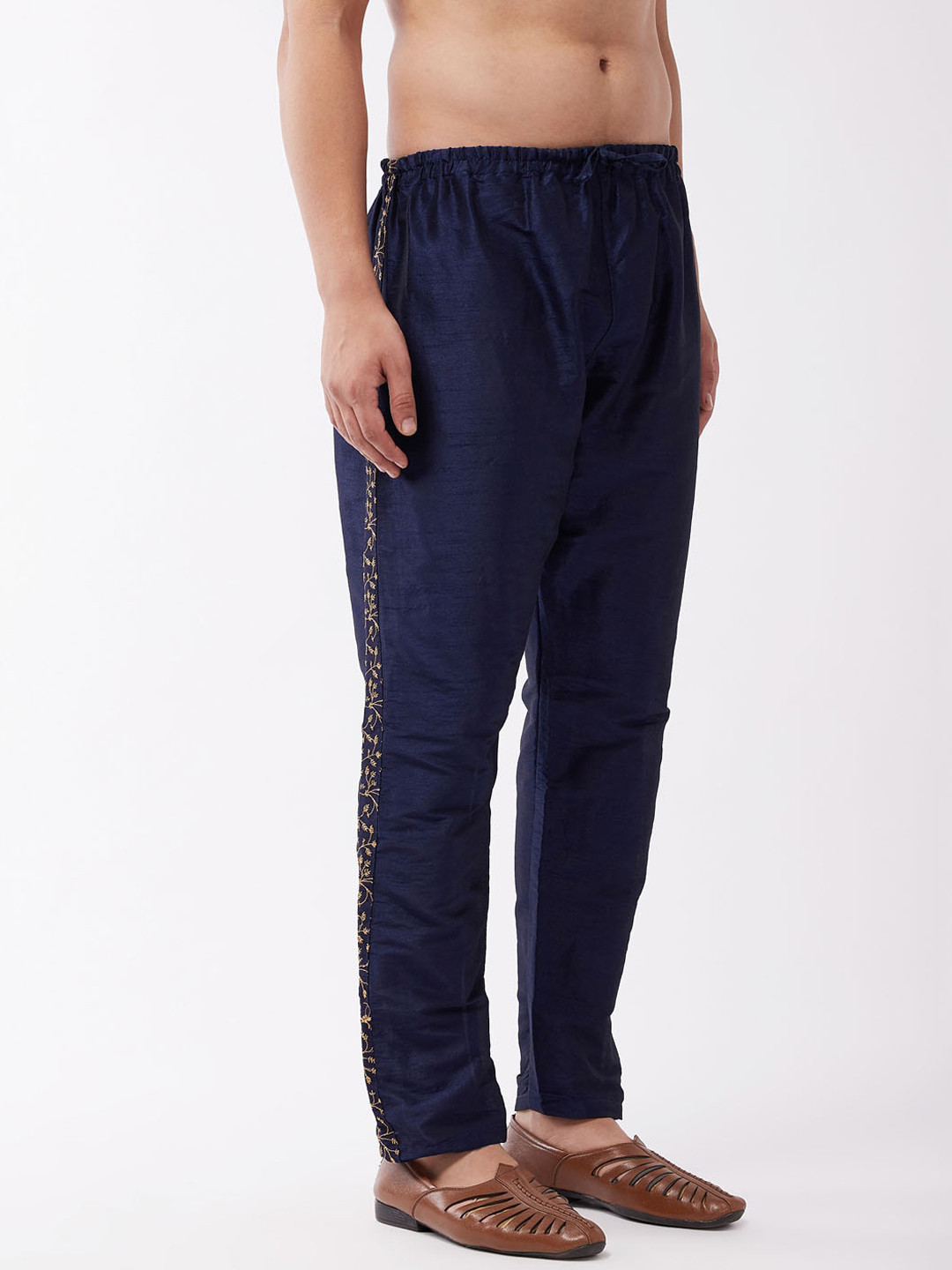 

VASTRAMAY Men Navy Blue & Beige Embroidered Relax-Fit Pyjamas