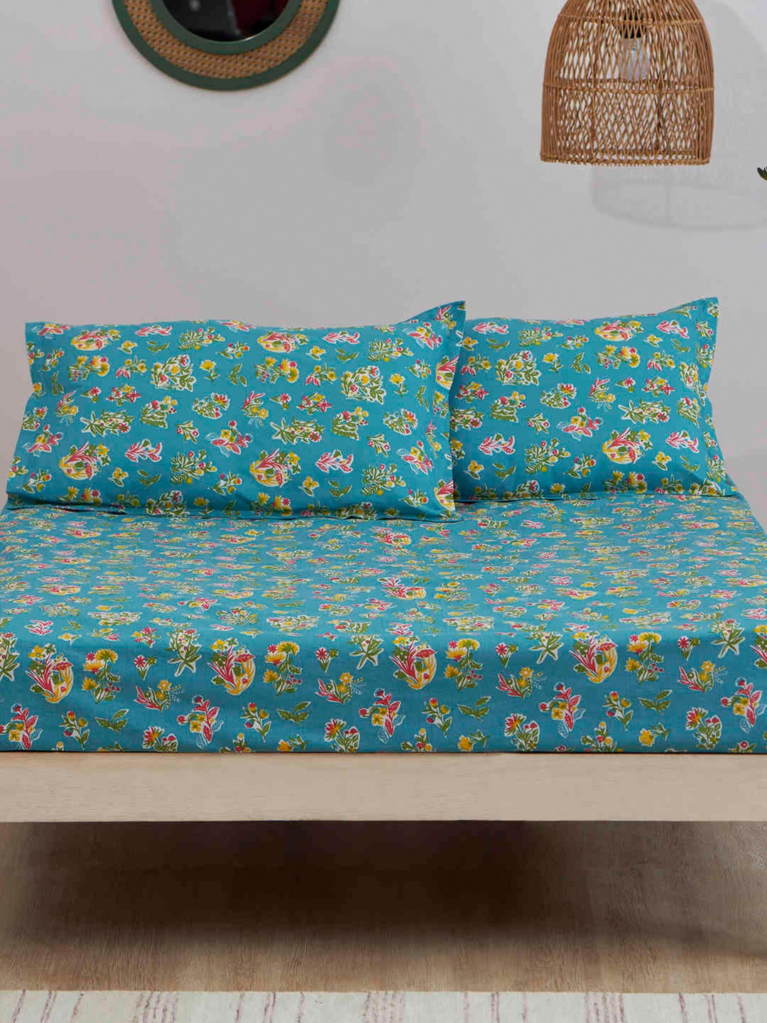 

Chumbak Blue & Green Floral 144 TC Queen Bedsheet with 2 Pillow Covers