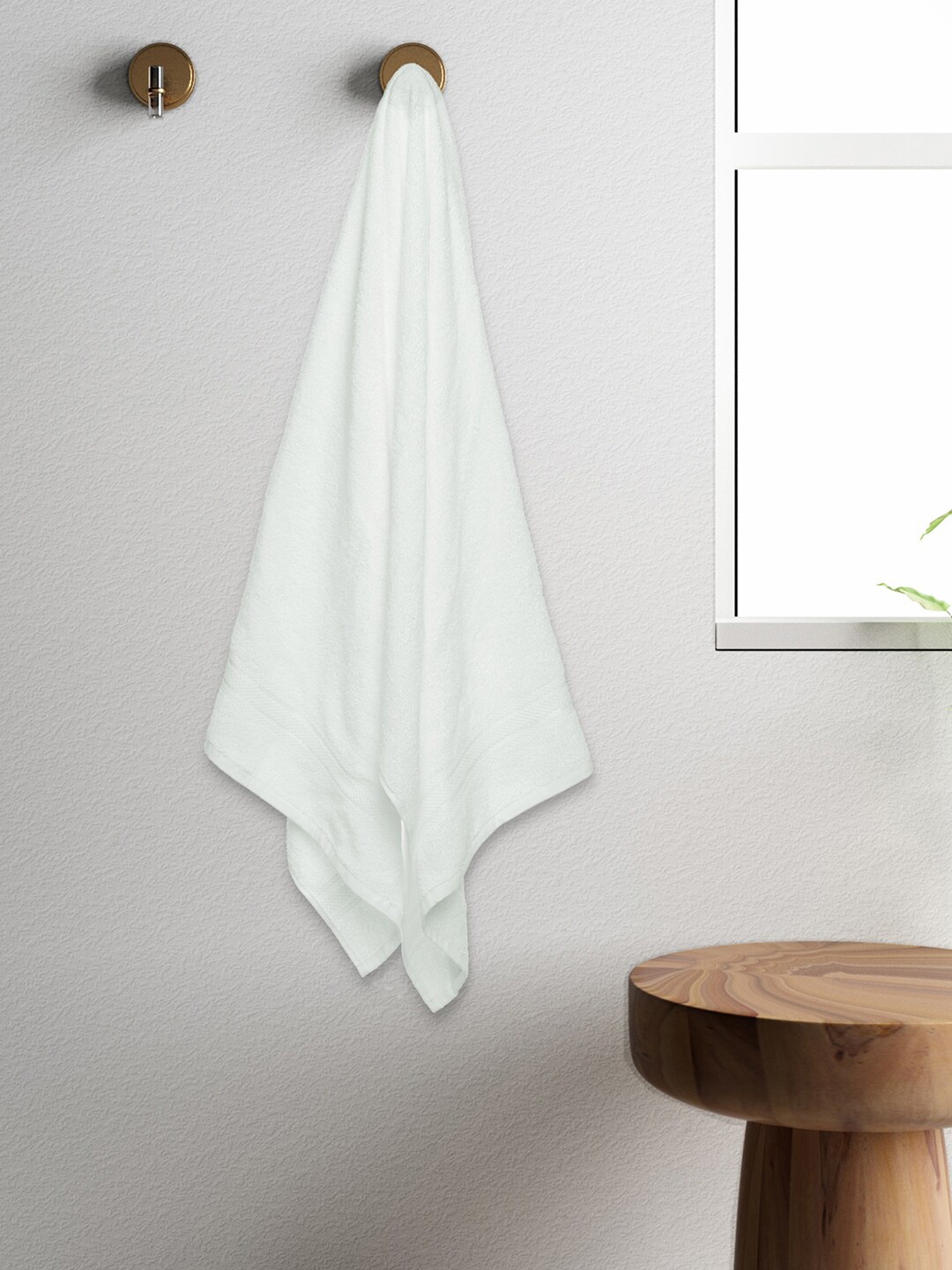 

CORE Designed by SPACES White Solid 400 GSM Pure Cotton Bath Towel