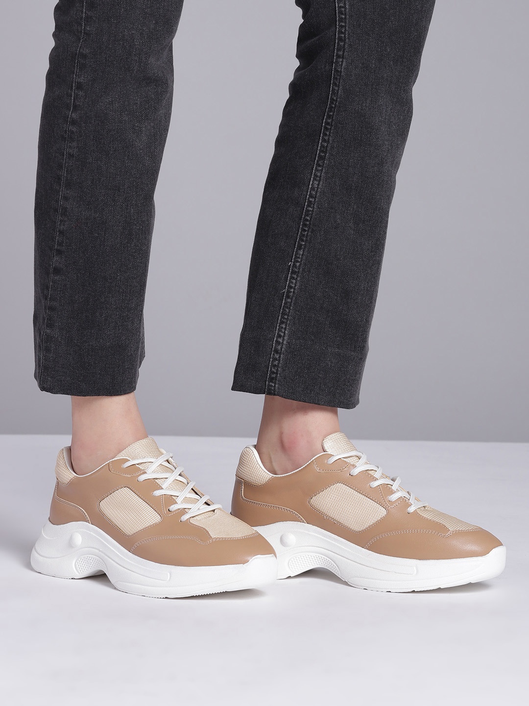 

Roadster Women Beige & Cream-Coloured Colourblocked Chunky Sneakers