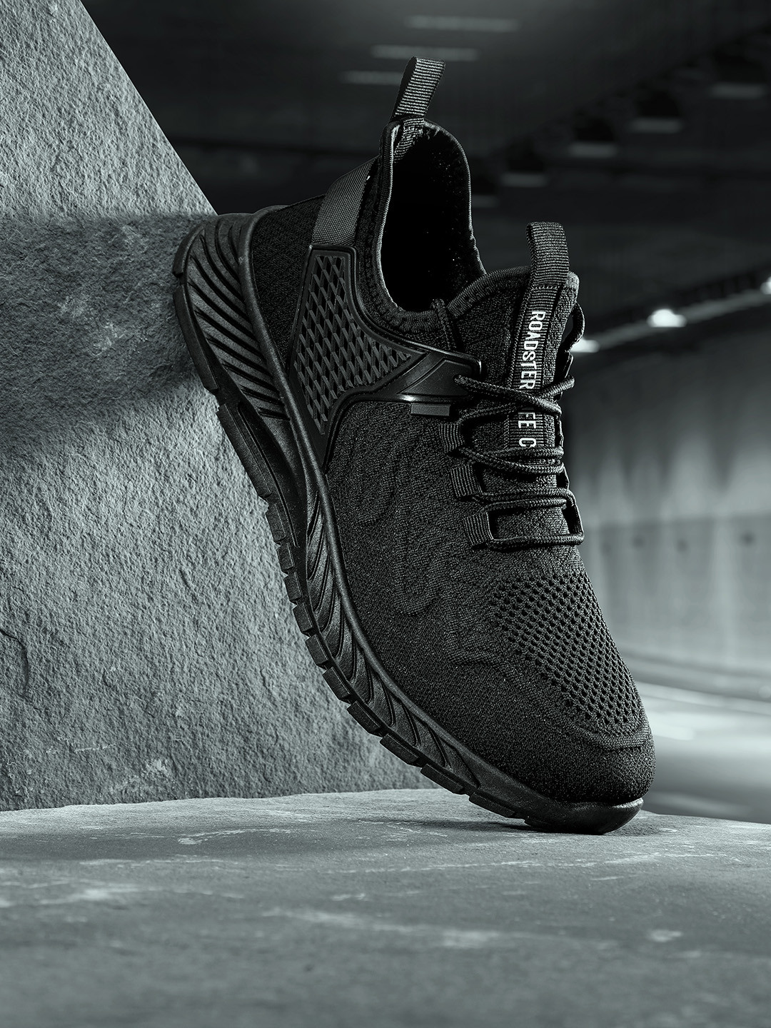 

Roadster Men Black Woven Design Running Shoes
