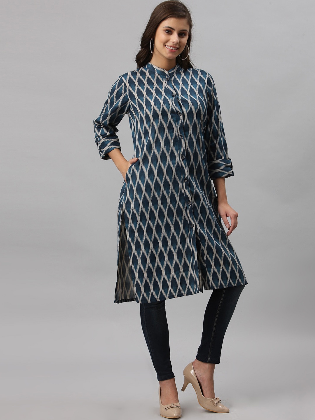 

Get Glamr Women Navy Blue & Off White Ethnic Motifs Printed Cotton Kurta