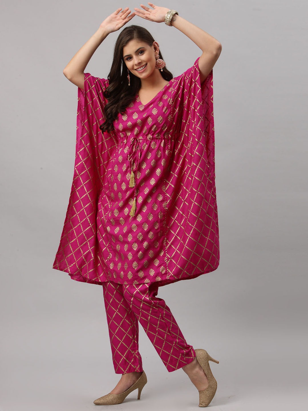 

Get Glamr Women Pink Ethnic Motifs Printed Regular Kaftan with Trousers