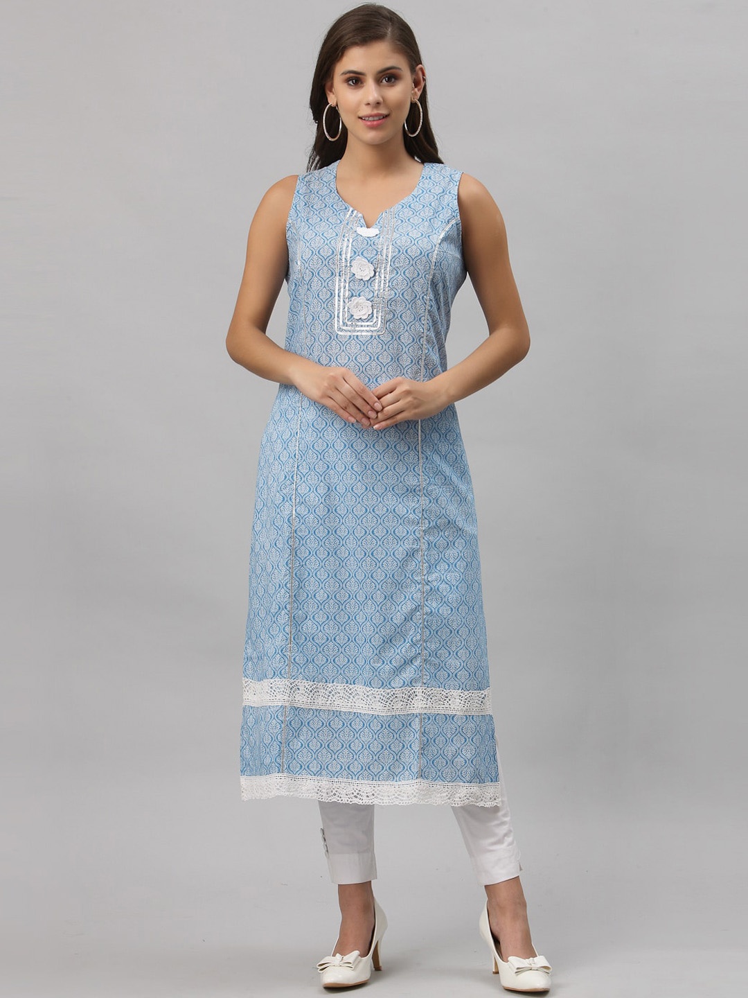 

Get Glamr Women Blue & White Ethnic Motifs Printed Gotta Patti Frills Bows and Ruffles Kurta