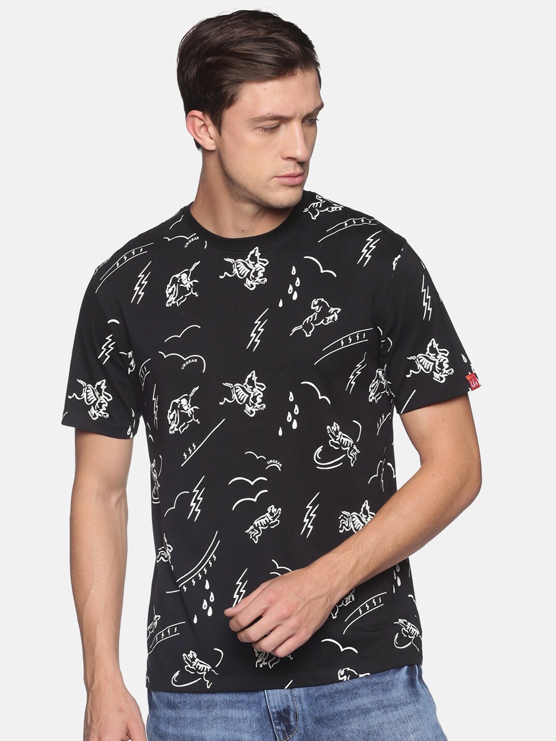 

UrGear Men Black Printed T-shirt