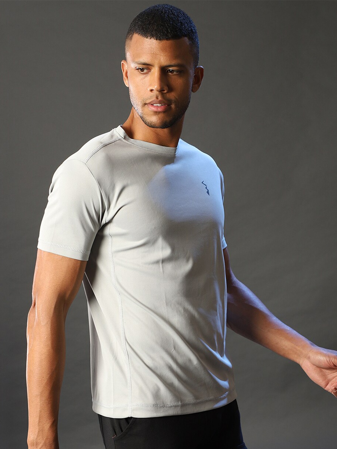 

Campus Sutra Men Grey Sports T-shirt