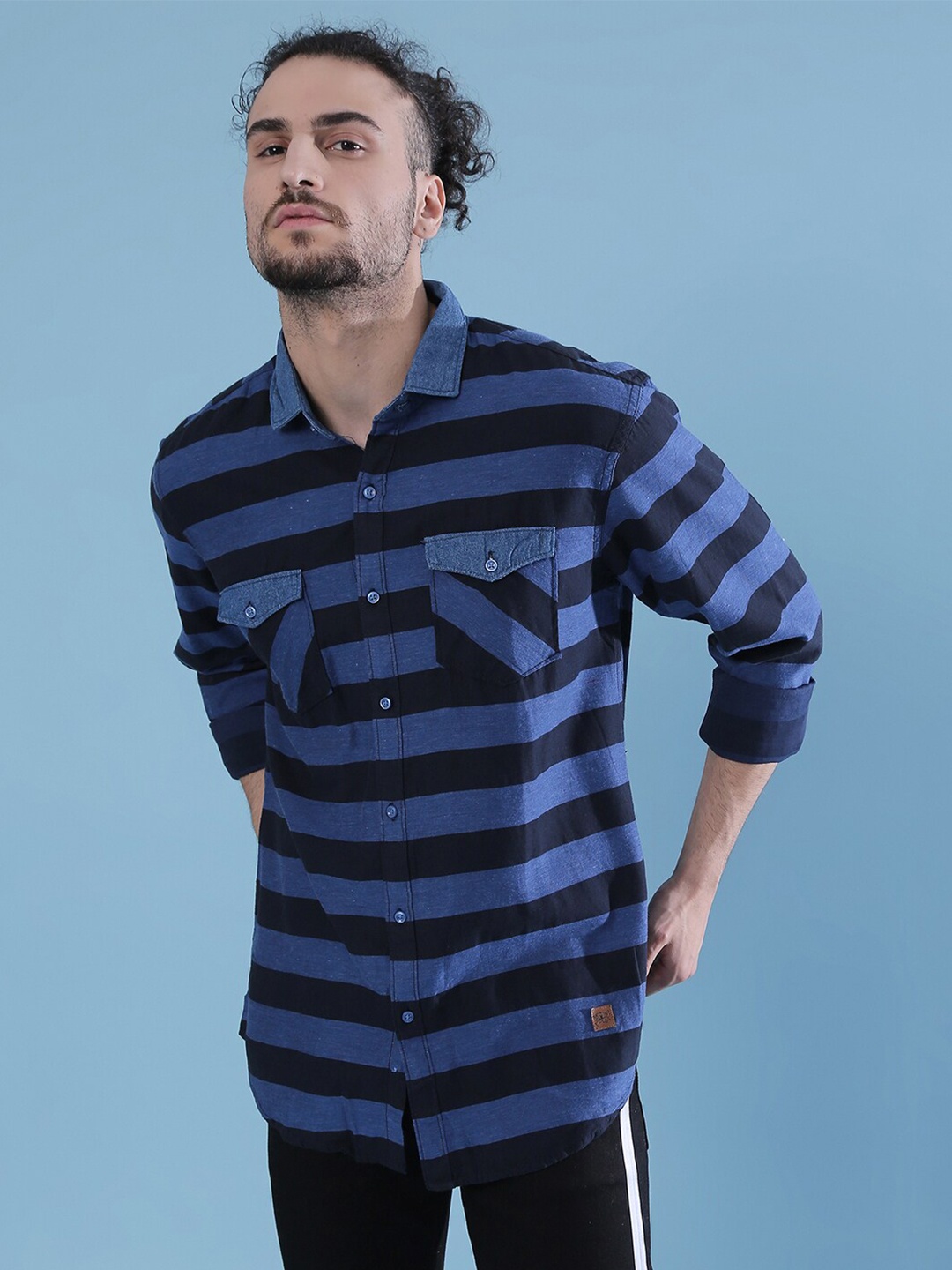 

Campus Sutra Men Blue Horizontal Stripes Opaque Striped Casual Shirt