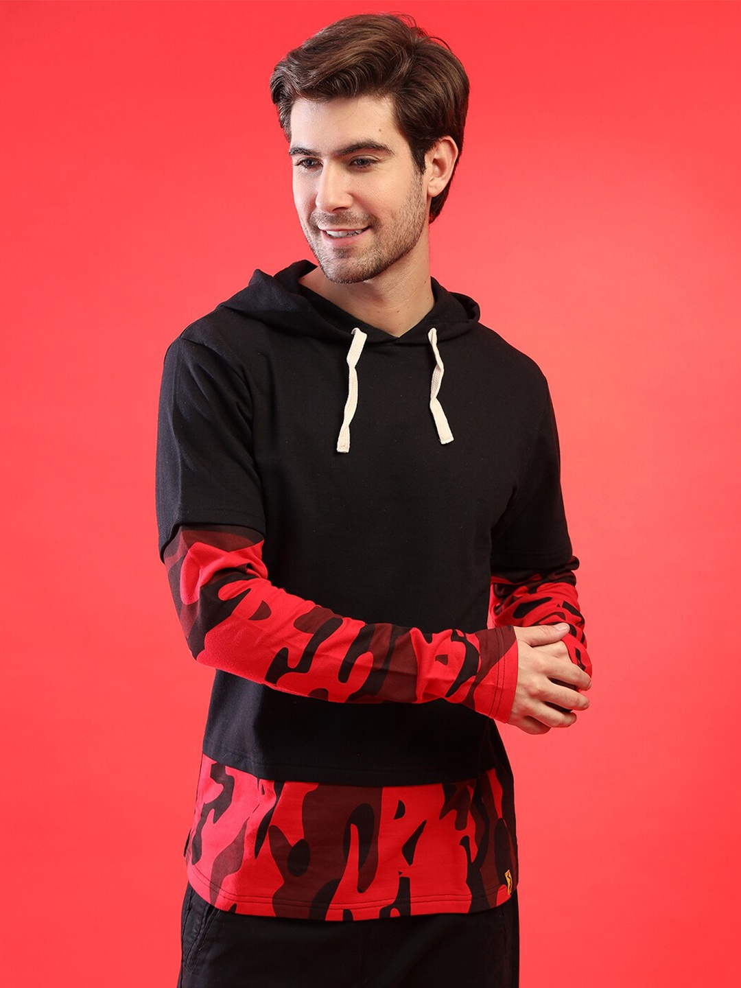 

Campus Sutra Men Black Printed Hooded Sweatshirt