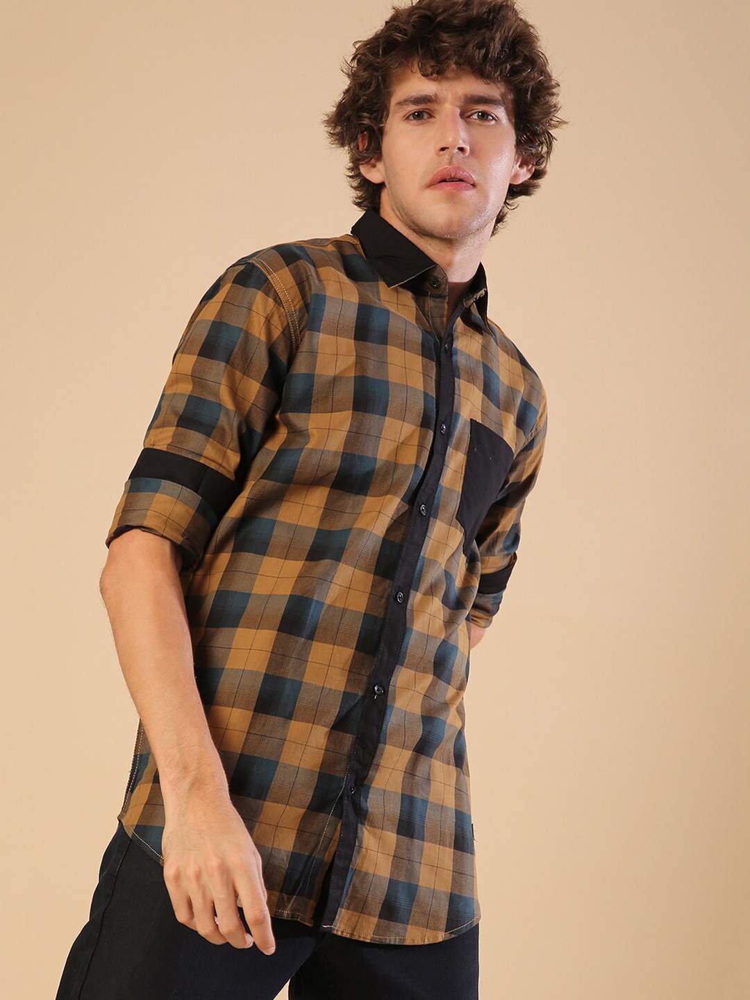 

Campus Sutra Men Beige Buffalo Checks Opaque Checked Casual Shirt