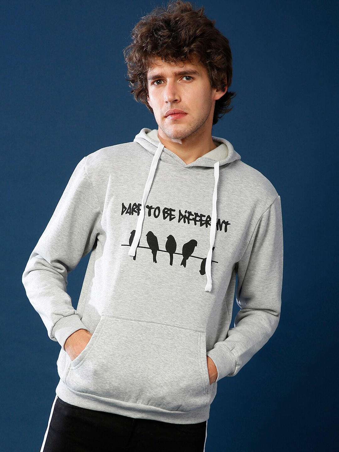

Campus Sutra Men Grey Printed Hooded Sweatshirt