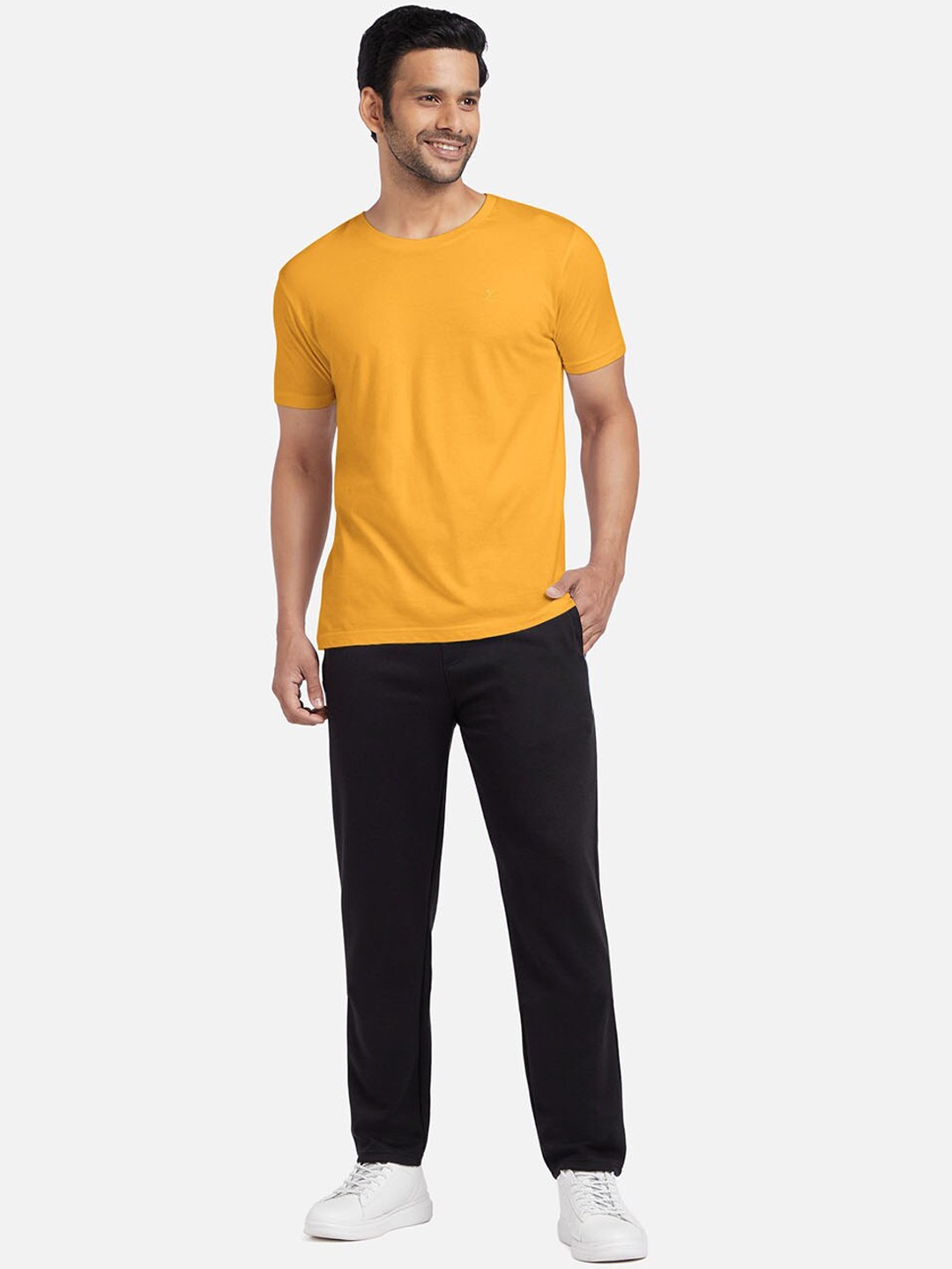 

XYXX Men Yellow & Black Solid Pure Cotton Night Suits