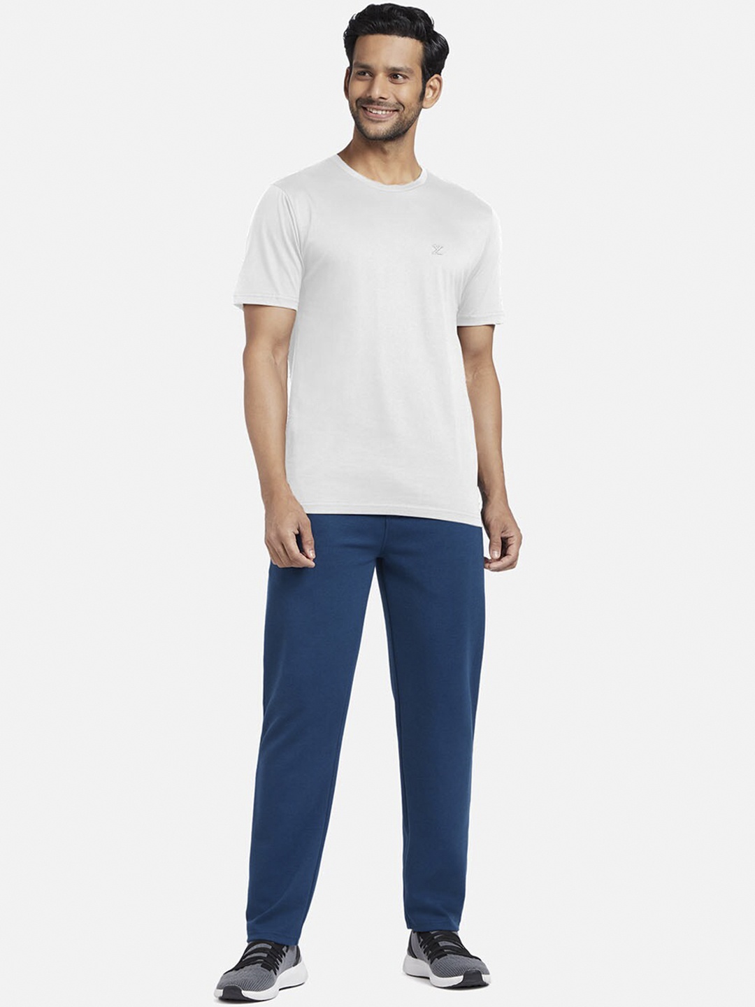 

XYXX Men White & Blue Solid Pure Cotton Night suit