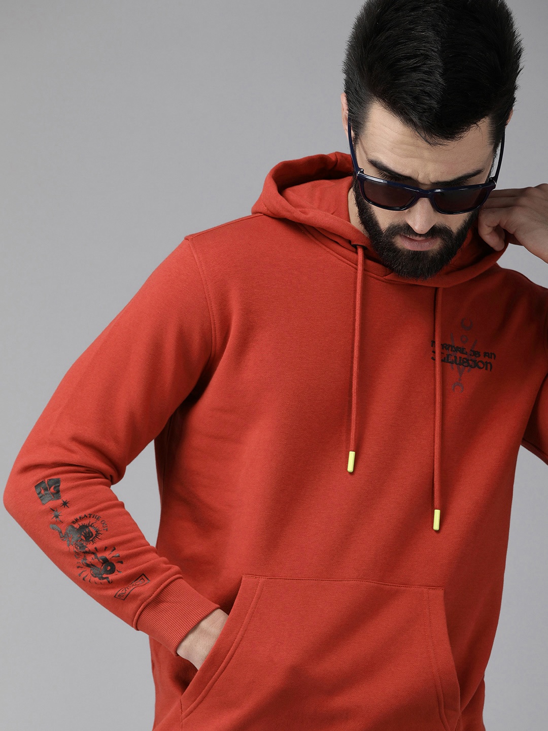 

SPYKAR Men Red Solid Hooded Sweatshirt