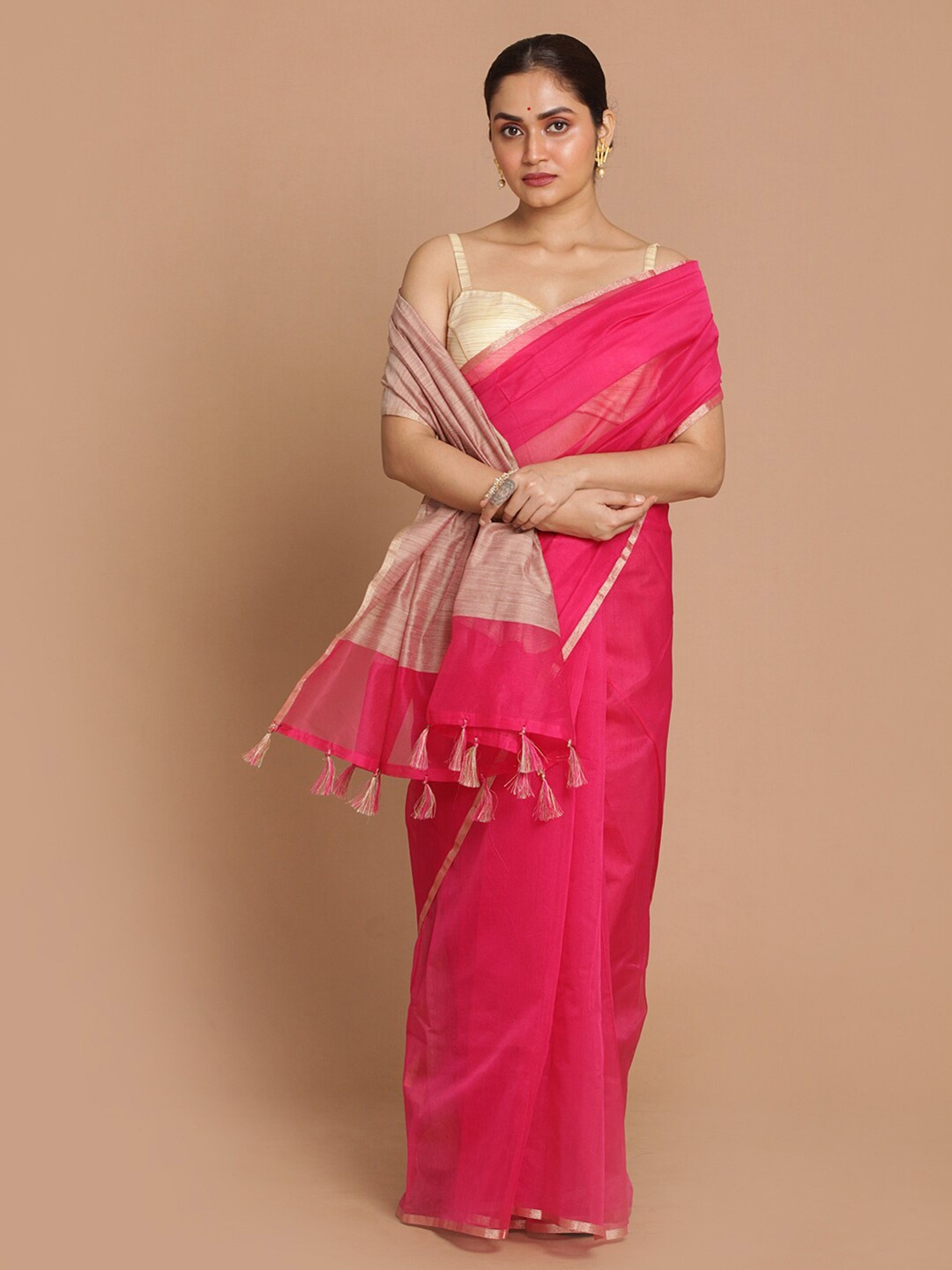 

Saranee Magenta & Gold-Toned Zari Banarasi Saree