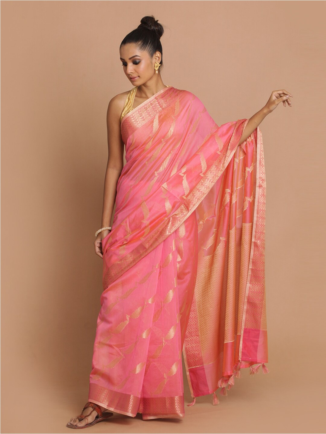 

Saranee Pink & Gold-Toned Floral Zari Banarasi Saree