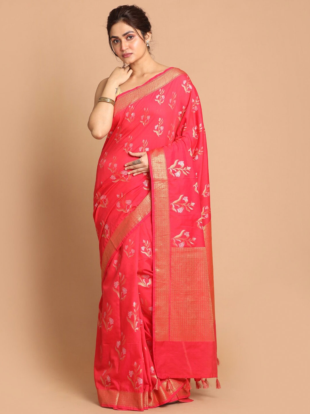 

Indethnic Magenta Floral Printed Liva Saree