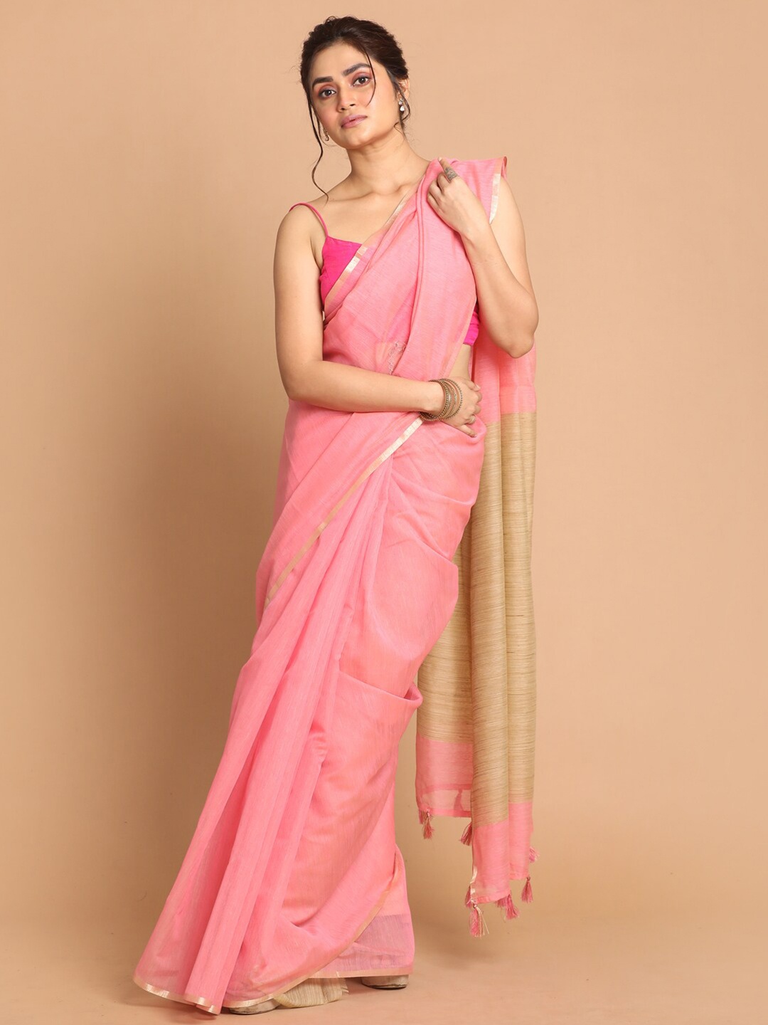

Saranee Pink & Gold-Toned Zari Banarasi Saree