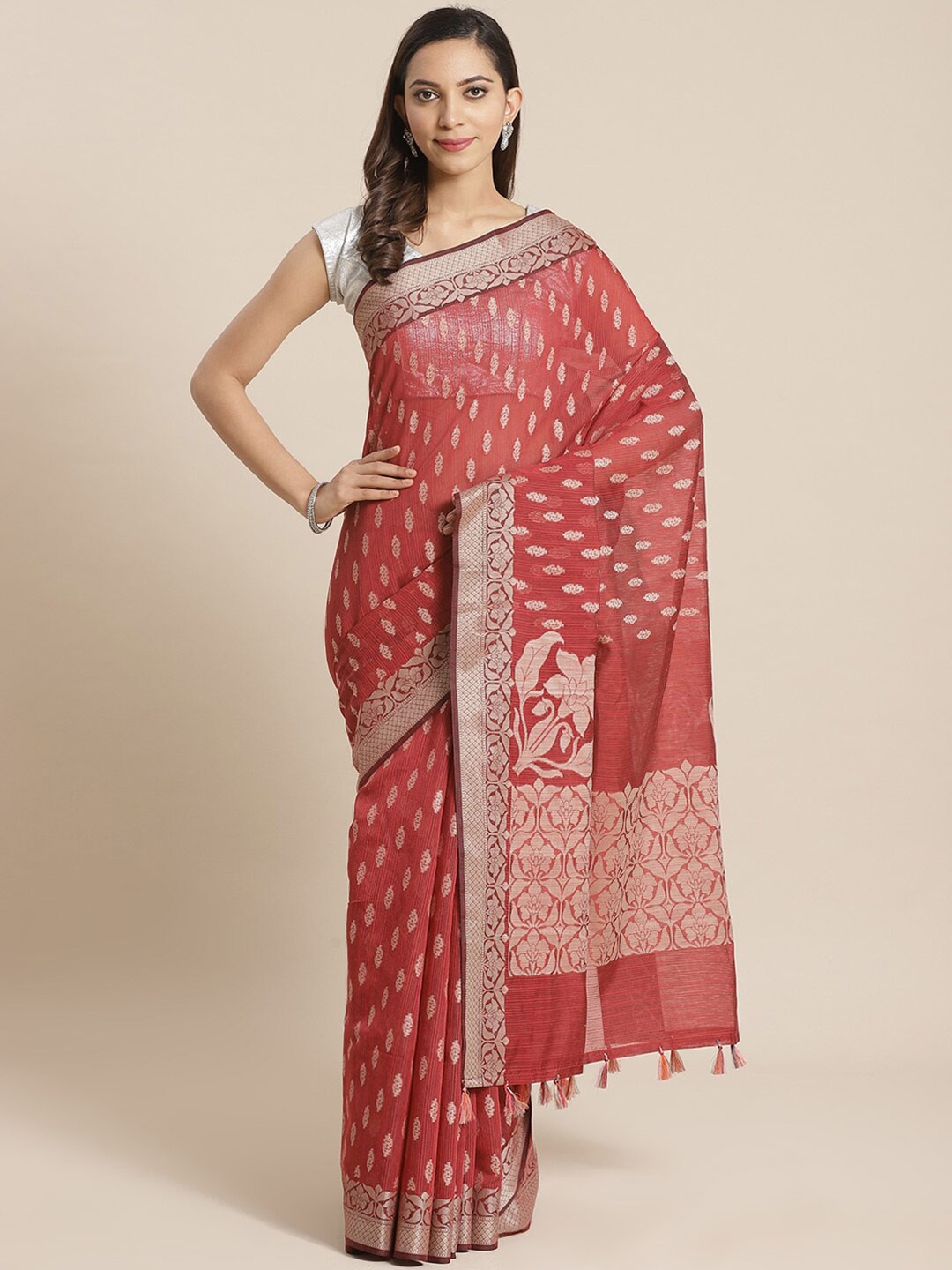 

Saranee Maroon & Gold-Toned Floral Zari Banarasi Saree