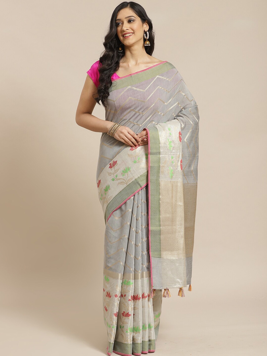 

Saranee Grey & Green Floral Zari Banarasi Saree