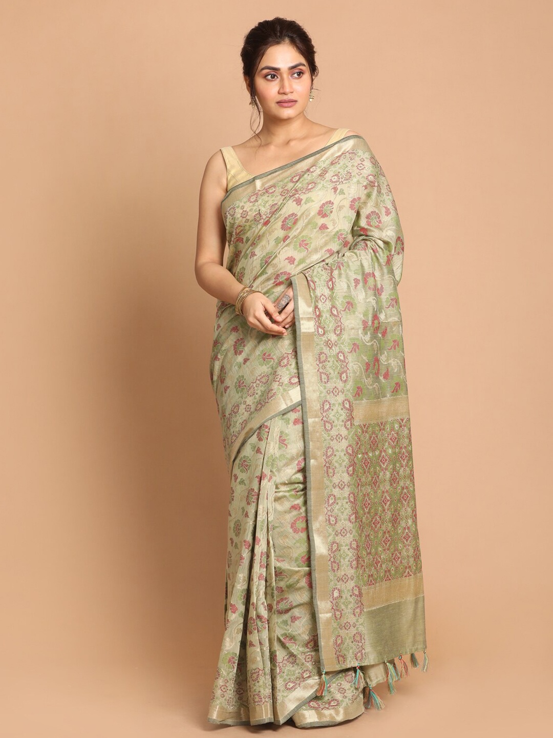 

Indethnic Lime Green & Pink Floral Woven Designed Banarasi Saree