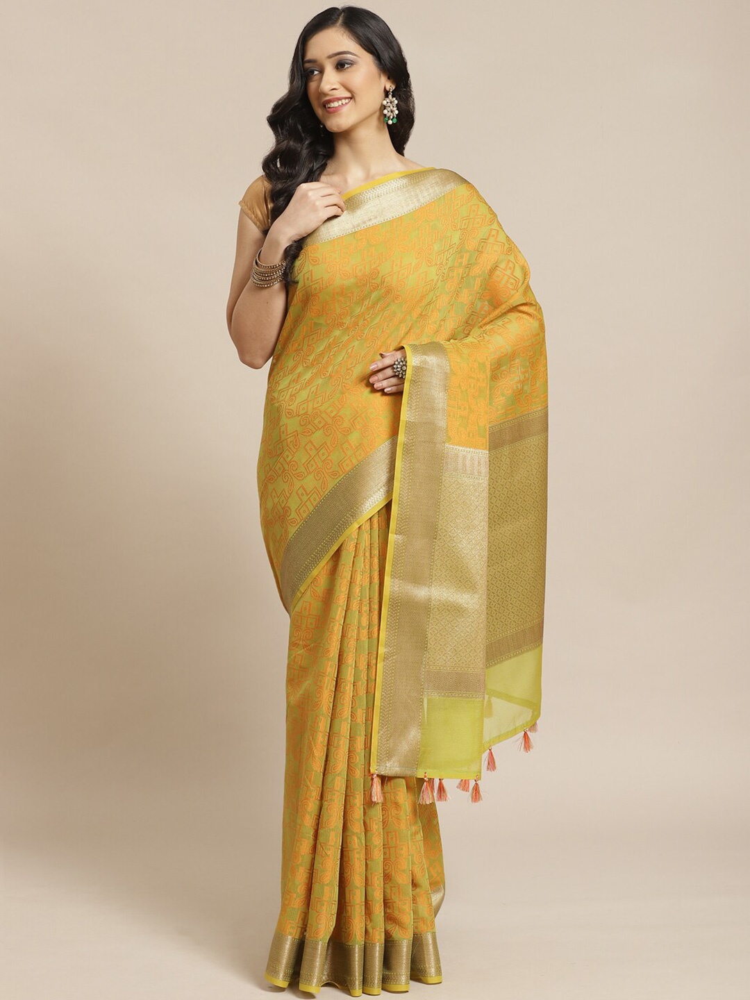 

Saranee Lime Green & Gold-Toned Woven Design Zari Banarasi Saree