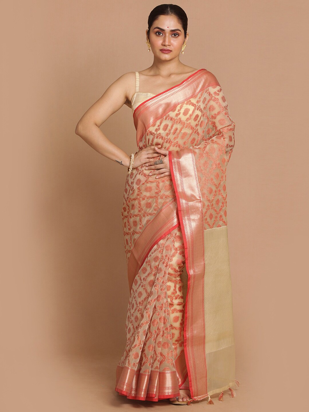 

Indethnic Cream-Coloured & Gold-Toned Ethnic Motifs Zari Banarasi Saree