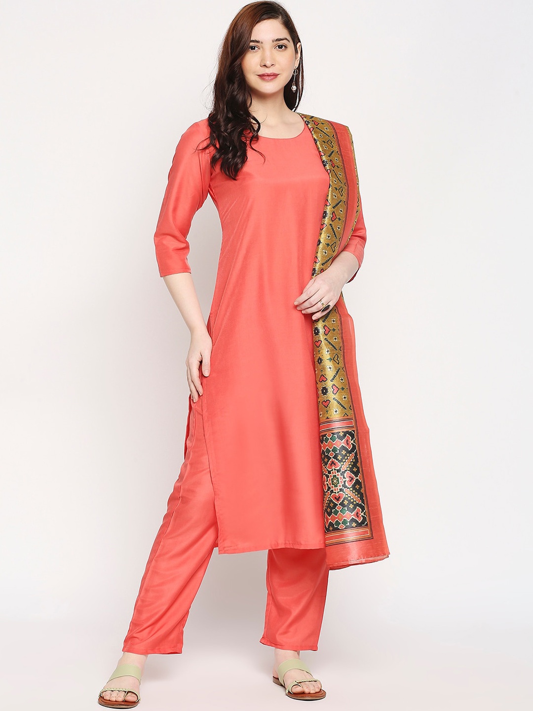 

ZRI Women Peach-Coloured Solid Linen Straight Kurti with Trousers & Dupatta