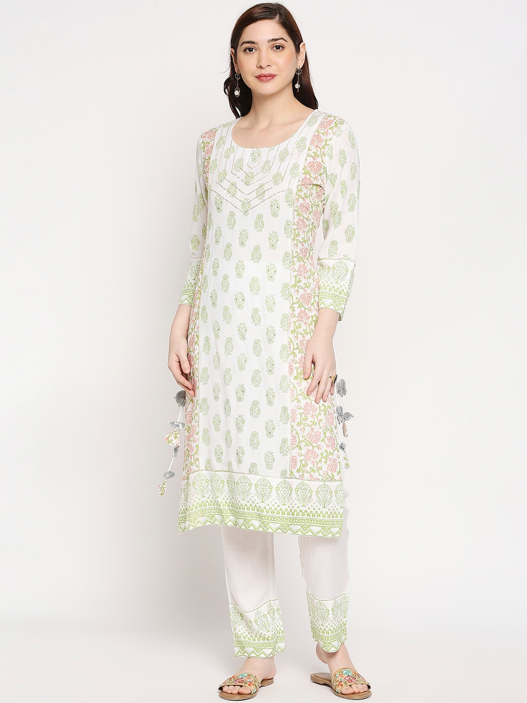 

ZRI Women White & Green Floral Printed Regular Kurta with Trousers
