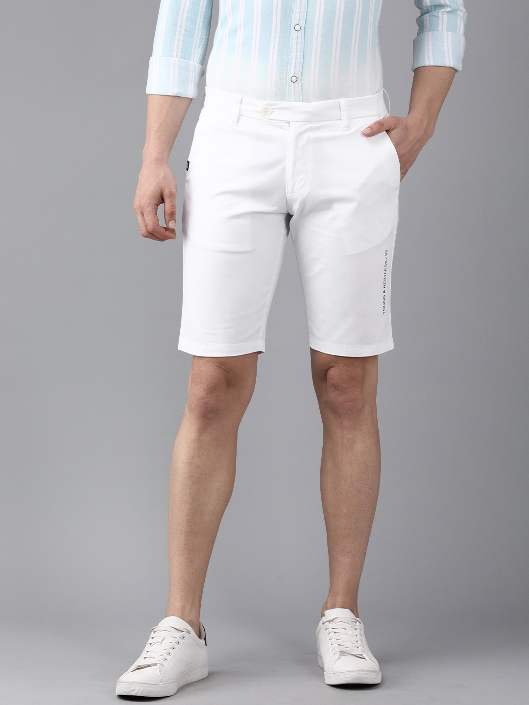 

SPYKAR Men White Solid Mid Rise Above Knee Slim fit Chino Shorts