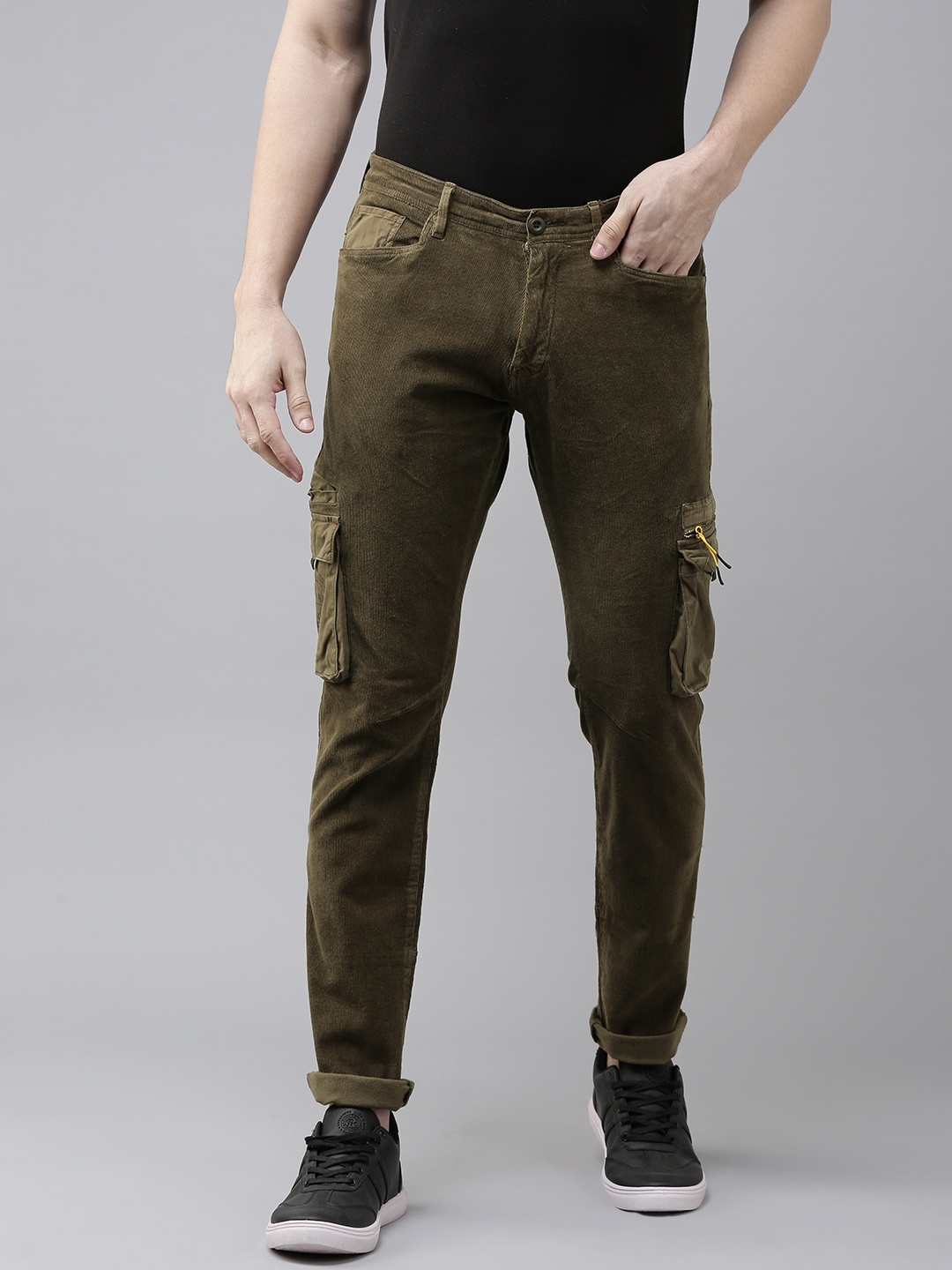 

SPYKAR Men Brown Slim Fit Solid Cargos Trousers