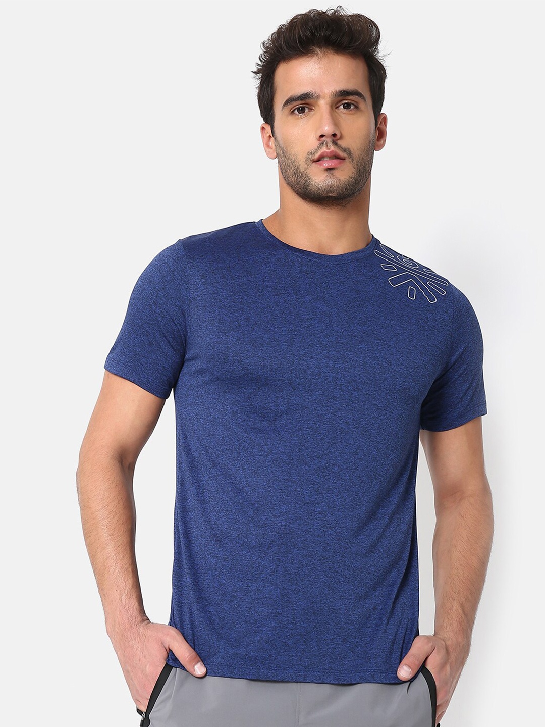 

Cultsport Men Blue Raw Edge T-shirt