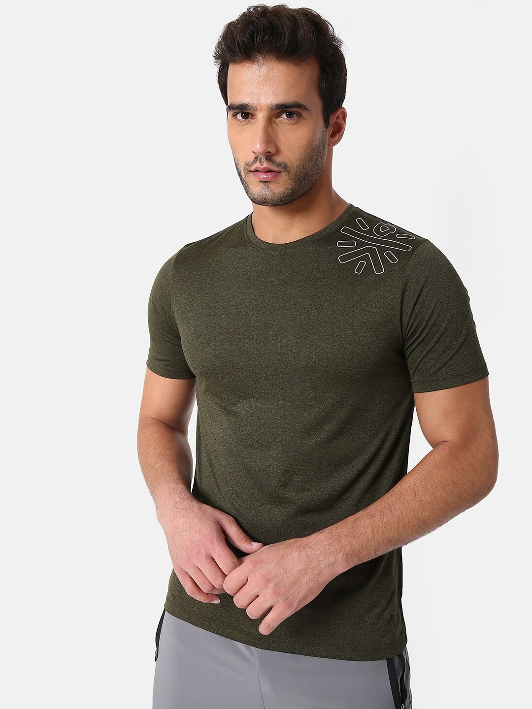 

Cultsport Men Olive Green T-shirt