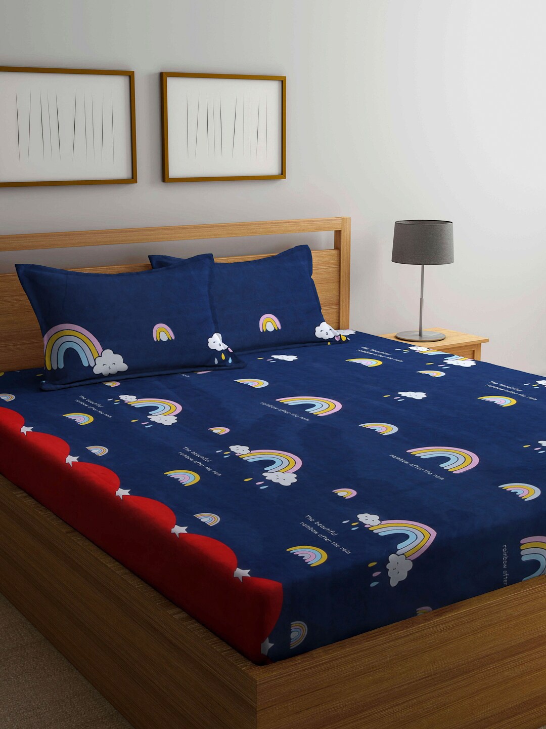 

Arrabi Blue & White Graphic 300 TC King Bedsheet with 2 Pillow Covers