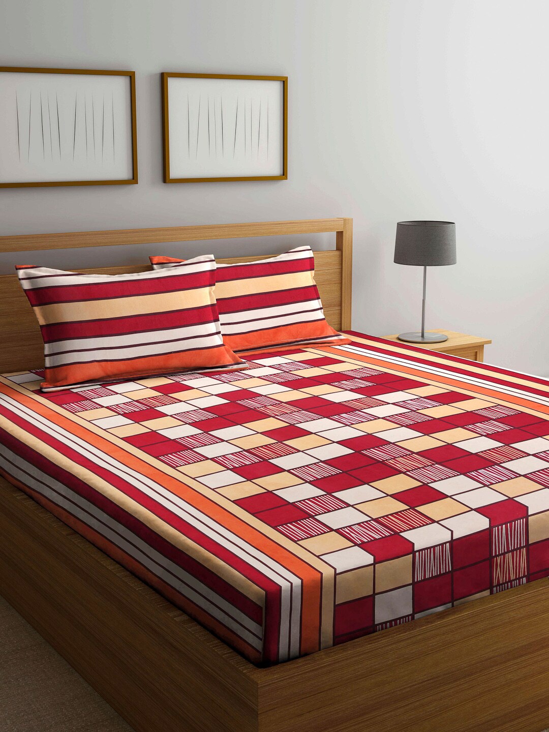 

Arrabi Red & Pink Geometric 300 TC King Bedsheet with 2 Pillow Covers