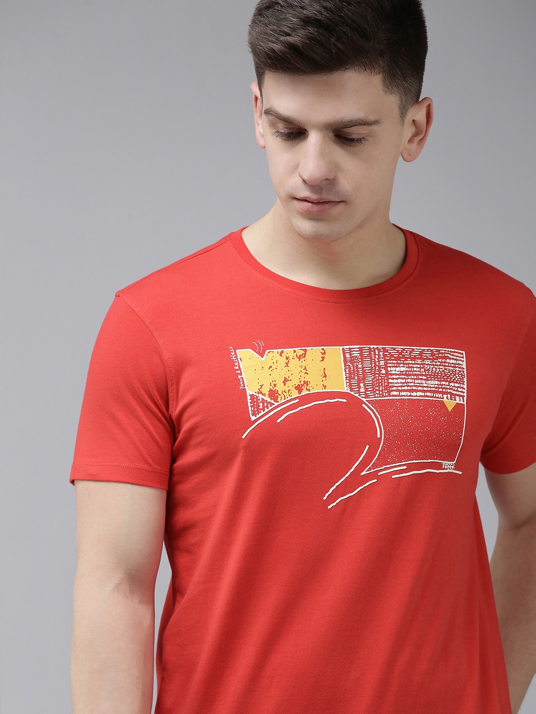 

SPYKAR Men Coral Graphical Printed Slim Fit T-shirt