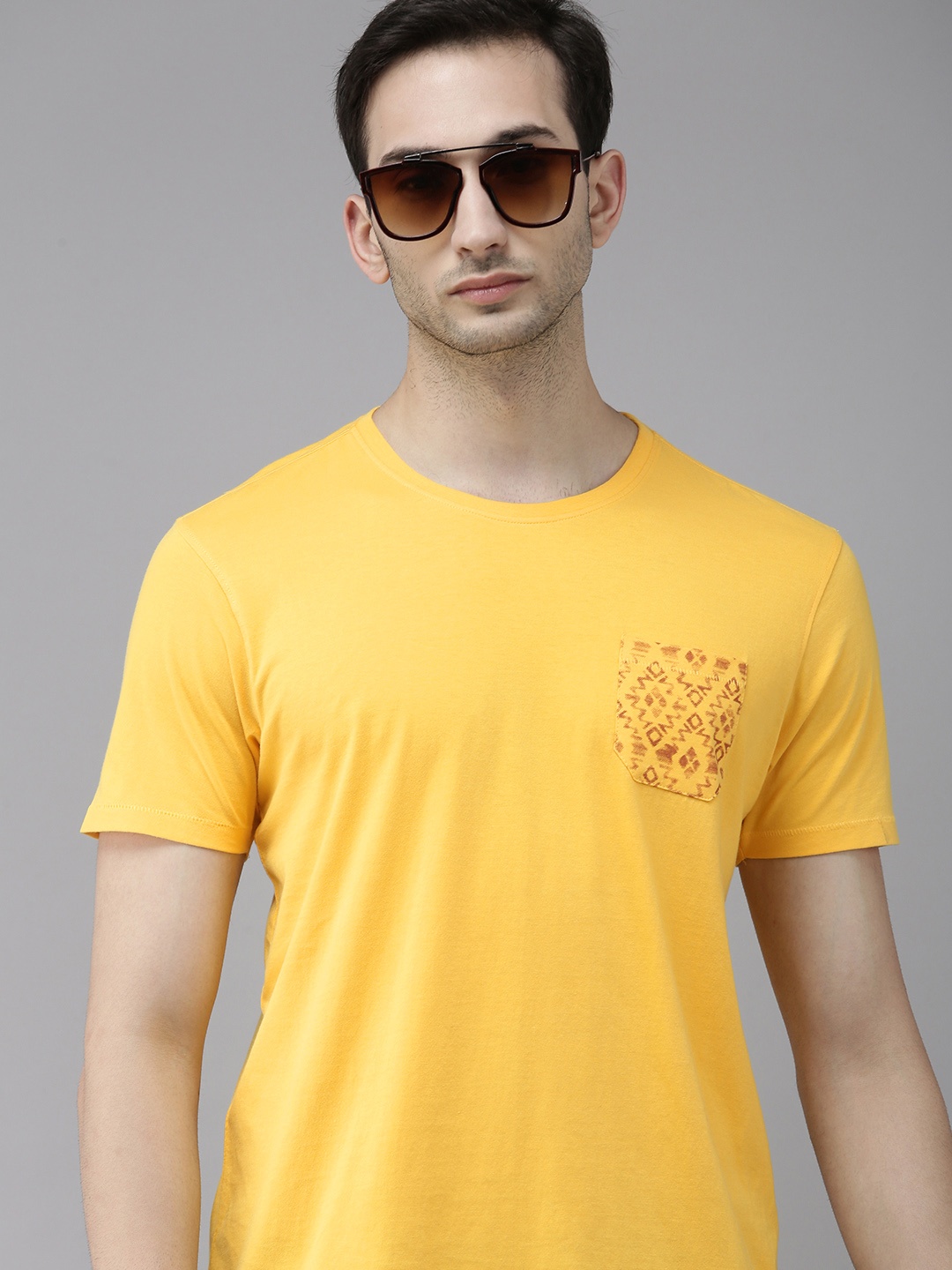 

SPYKAR Men Yellow Pure Cotton Slim Fit T-shirt
