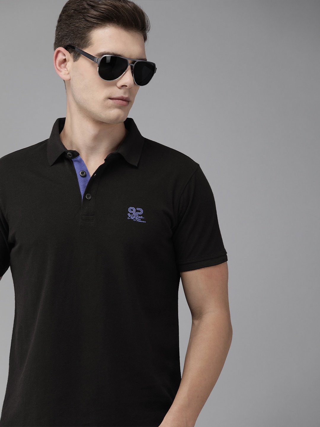 

SPYKAR Men Black & Blue Brand Logo Polo Collar Pure Cotton Slim Fit T-shirt