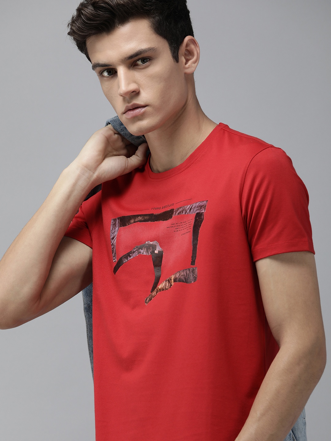 

SPYKAR Men Red Graphic Printed Slim Fit T-shirt