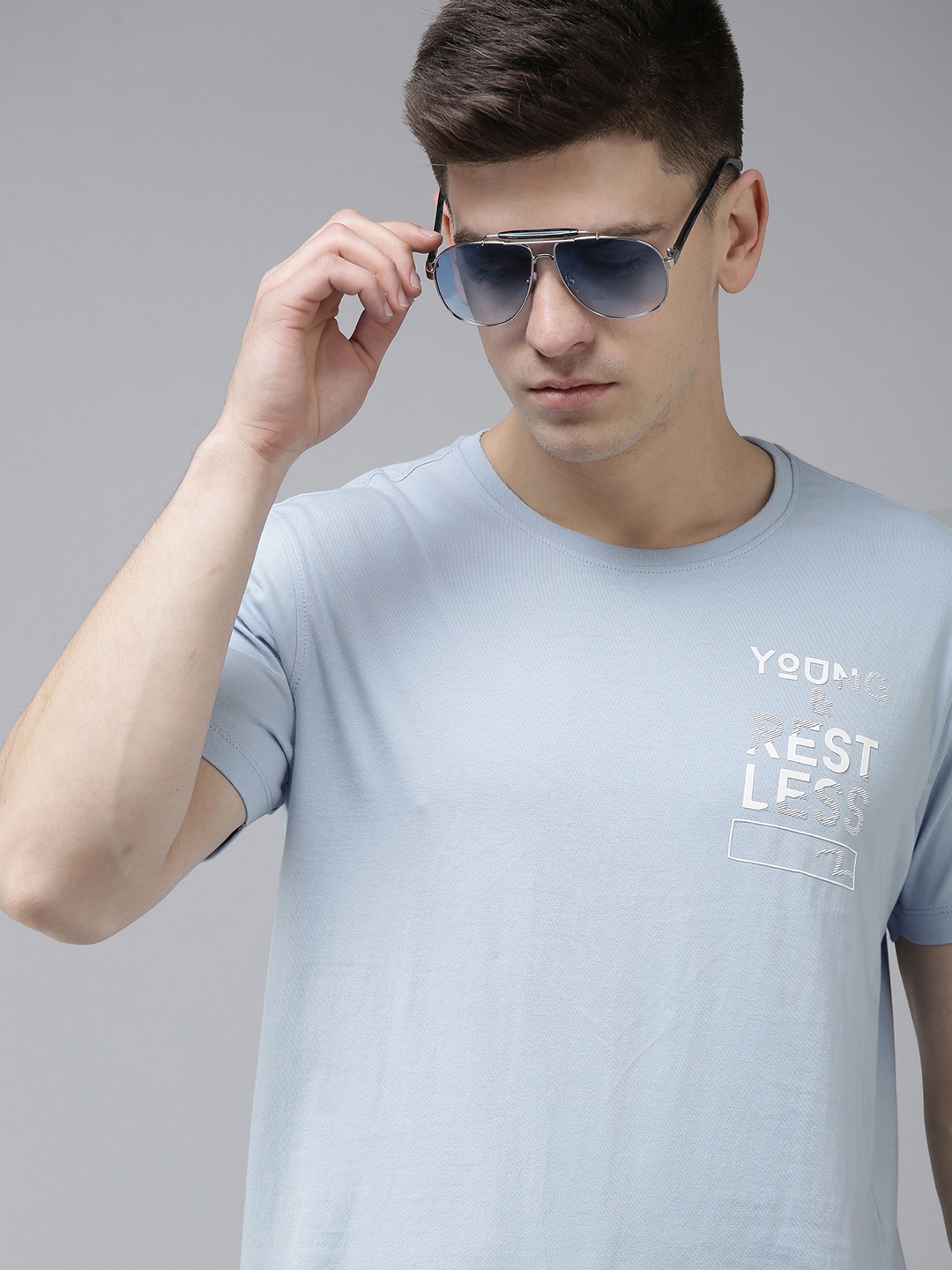 

SPYKAR Men Blue Typography Applique Pure Cotton Slim Fit Round Neck T-shirt