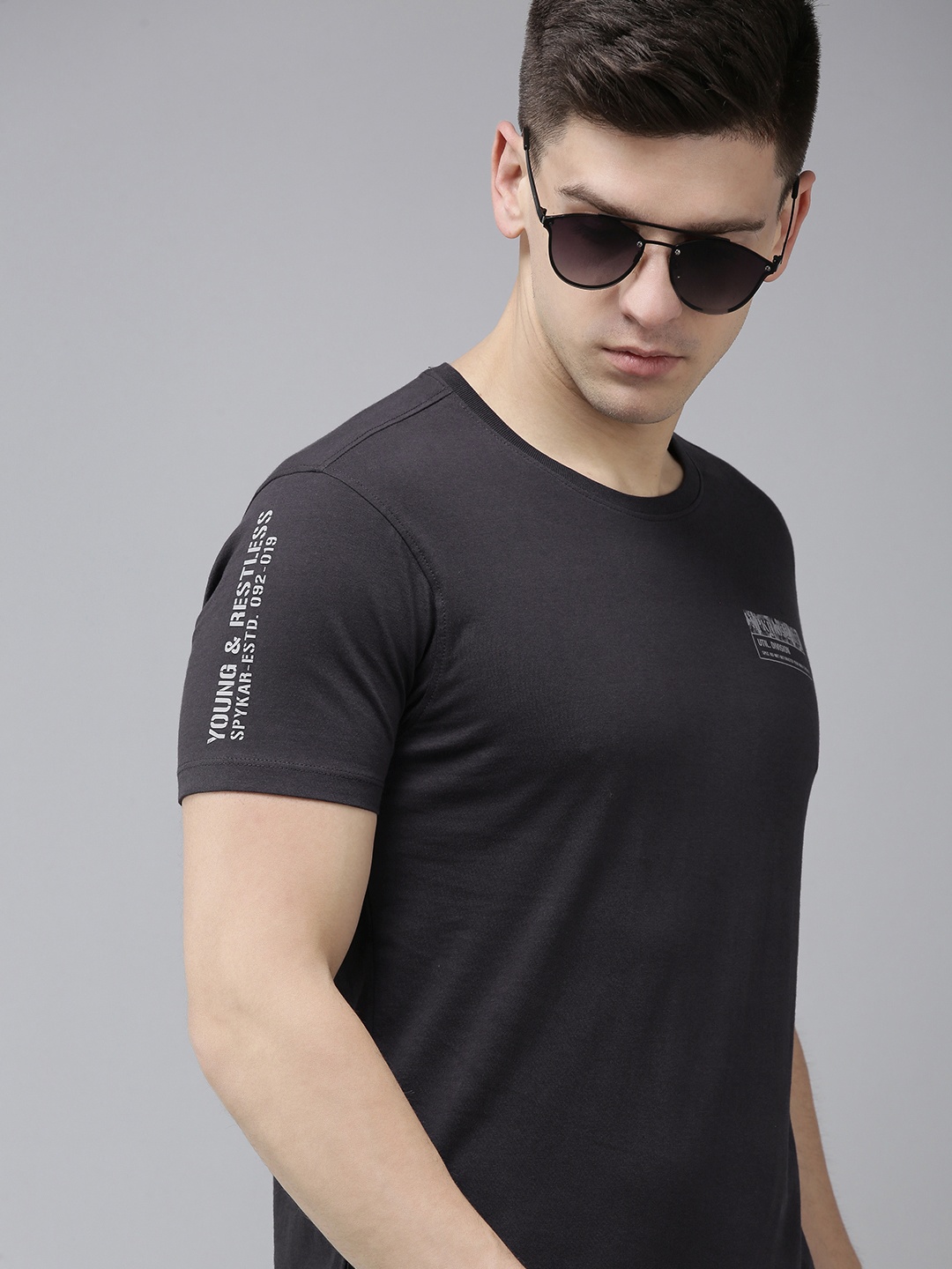 

SPYKAR Men Charcoal Grey Slim Fit T-shirt