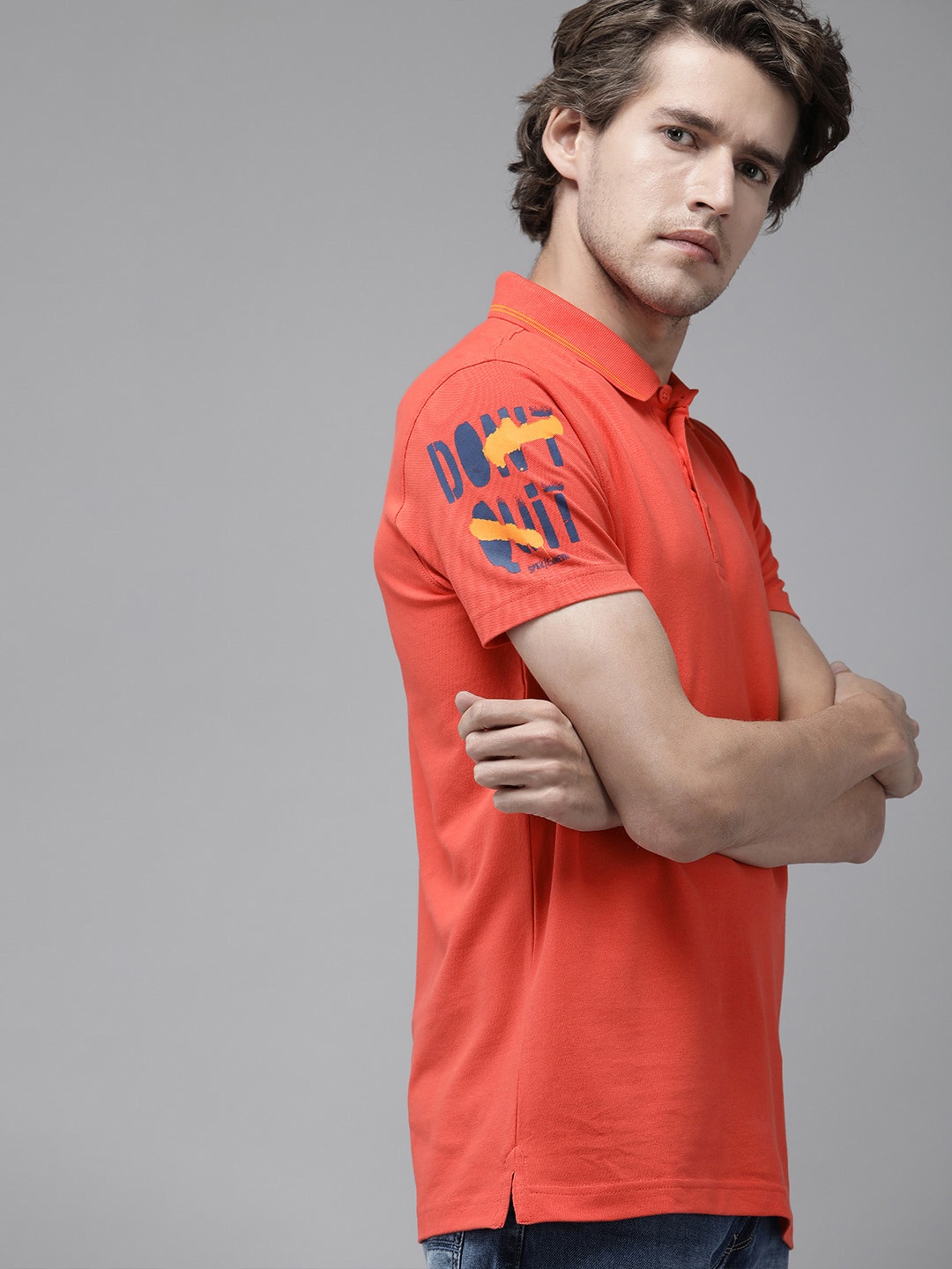 

SPYKAR Men Coral Red Solid Slim Fit T-shirt