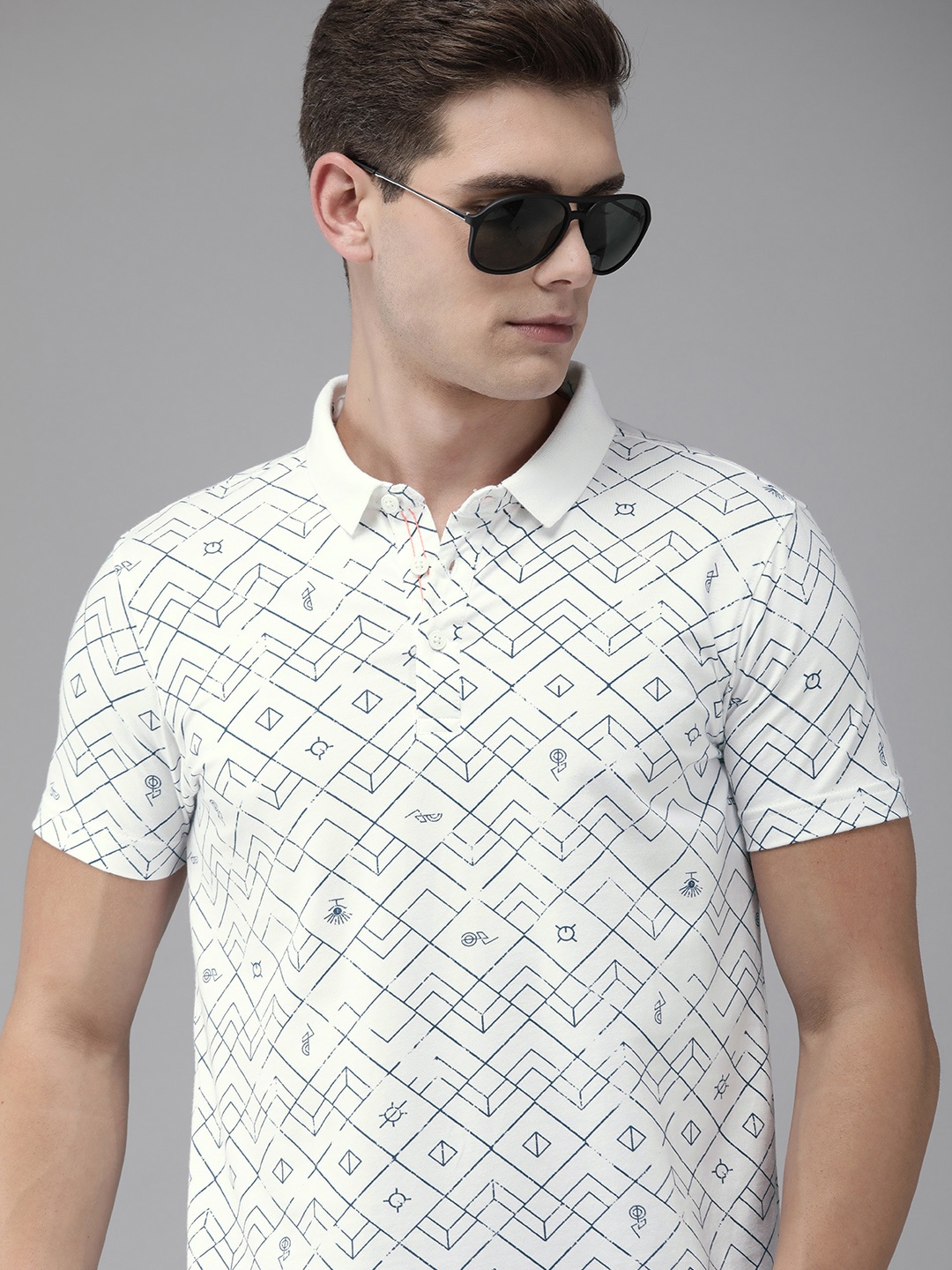 

SPYKAR Men White & Blue Printed Polo Collar Slim Fit T-shirt